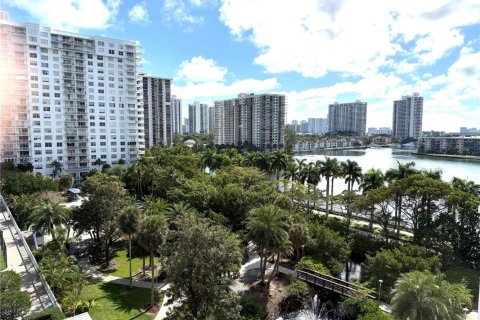Condo in Aventura, Florida, 2 bedrooms  № 1861625 - photo 4