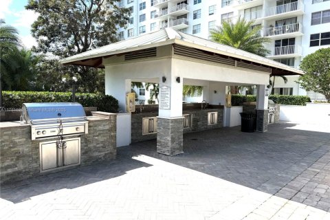 Condo in Aventura, Florida, 2 bedrooms  № 1861625 - photo 11