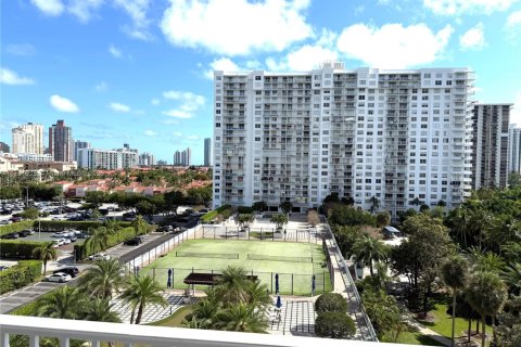 Condo in Aventura, Florida, 2 bedrooms  № 1861625 - photo 2