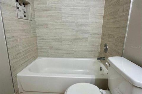 Condominio en alquiler en Orlando, Florida, 2 dormitorios, 78.6 m2 № 1583157 - foto 16