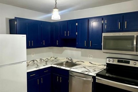 Condominio en alquiler en Orlando, Florida, 2 dormitorios, 78.6 m2 № 1583157 - foto 3