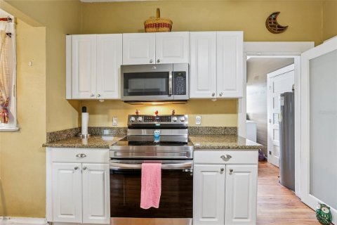House in Tampa, Florida 2 bedrooms, 93.46 sq.m. № 1907577 - photo 22