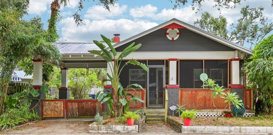 House in Tampa, Florida 2 bedrooms, 93.46 sq.m. № 1907577