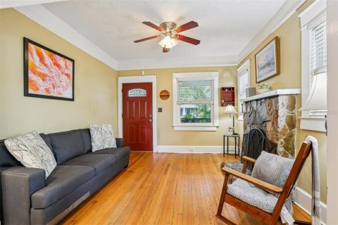 House in Tampa, Florida 2 bedrooms, 93.46 sq.m. № 1907577 - photo 15