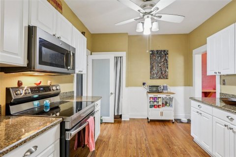House in Tampa, Florida 2 bedrooms, 93.46 sq.m. № 1907577 - photo 23