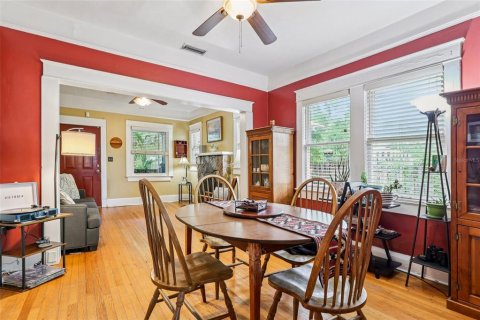 House in Tampa, Florida 2 bedrooms, 93.46 sq.m. № 1907577 - photo 17