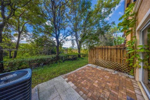 Townhouse in Miramar, Florida 3 bedrooms, 115.29 sq.m. № 1965716 - photo 18