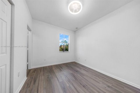 Townhouse in Miramar, Florida 3 bedrooms, 115.29 sq.m. № 1965716 - photo 13