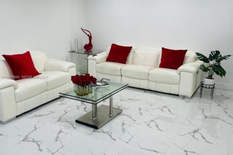 Villa ou maison à vendre à Homestead, Floride: 3 chambres, 119.47 m2 № 1987539 - photo 2