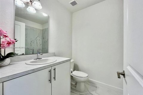 Townhouse in Florida City, Florida 4 bedrooms, 124.3 sq.m. № 1820415 - photo 27
