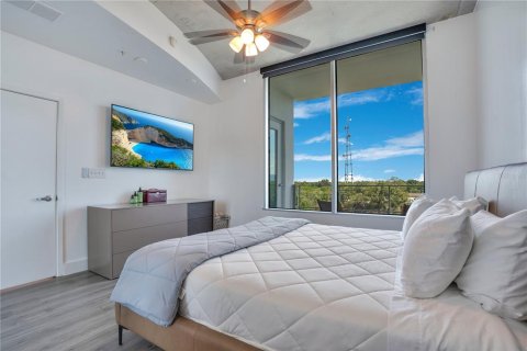 Condo in Orlando, Florida, 2 bedrooms  № 2211597 - photo 24