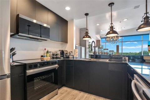 Condo in Orlando, Florida, 2 bedrooms  № 2211597 - photo 8