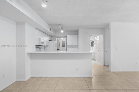 Купить кондоминиум в Дейви, Флорида 2 спальни, 104.42м2, № 1976503 - фото 2