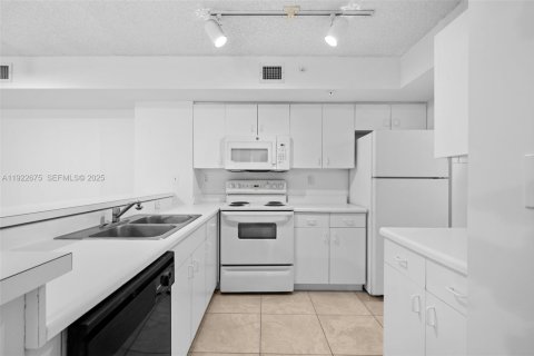 Купить кондоминиум в Дейви, Флорида 2 спальни, 104.42м2, № 1976503 - фото 8