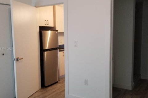 Condominio en alquiler en Miami Beach, Florida, 1 dormitorio, 38.28 m2 № 1938680 - foto 8
