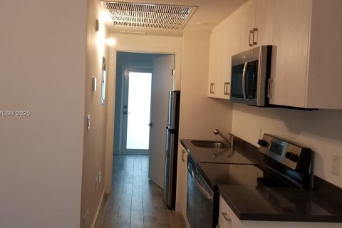 Condominio en alquiler en Miami Beach, Florida, 1 dormitorio, 38.28 m2 № 1938680 - foto 10