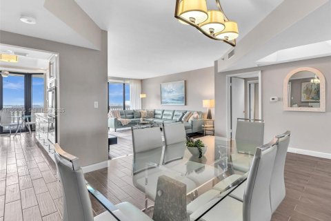 Condo in Aventura, Florida, 2 bedrooms  № 2059002 - photo 7