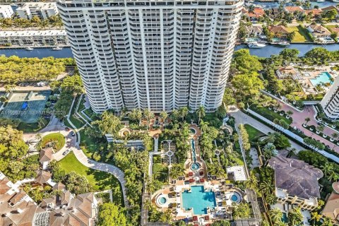 Condo in Aventura, Florida, 2 bedrooms  № 2059002 - photo 29