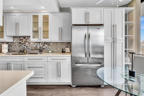Condo in Aventura, Florida, 2 bedrooms  № 2059002 - photo 9