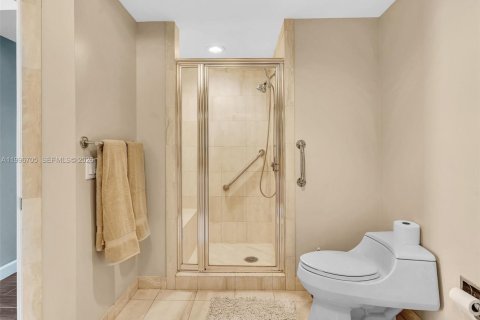 Condo in Aventura, Florida, 2 bedrooms  № 2059002 - photo 15