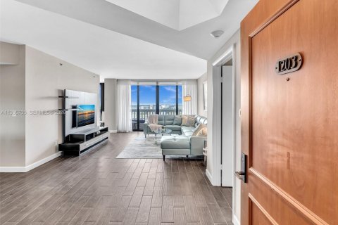 Condo in Aventura, Florida, 2 bedrooms  № 2059002