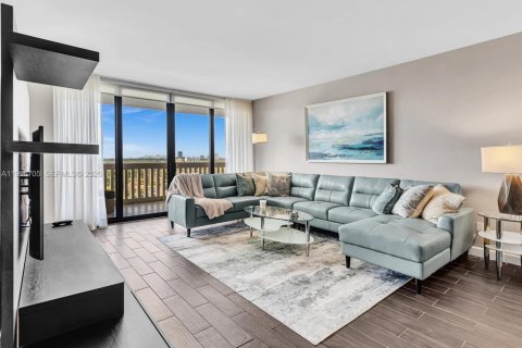 Condo in Aventura, Florida, 2 bedrooms  № 2059002 - photo 5