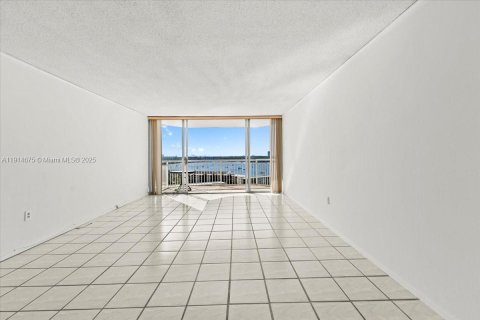 Condo in Aventura, Florida, 1 bedroom № 1971289 - photo 6