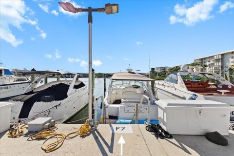 Condo in Aventura, Florida, 1 bedroom № 1971289 - photo 27