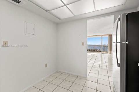 Condo in Aventura, Florida, 1 bedroom № 1971289 - photo 10