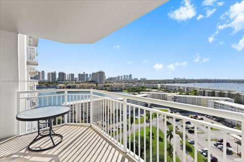 Condo in Aventura, Florida, 1 bedroom № 1971289 - photo 20
