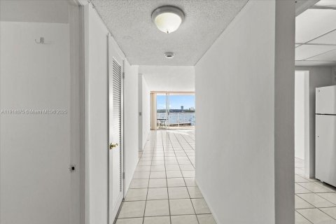 Condo in Aventura, Florida, 1 bedroom № 1971289 - photo 3