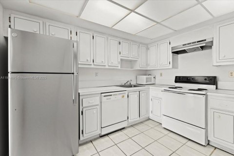 Condo in Aventura, Florida, 1 bedroom № 1971289 - photo 9