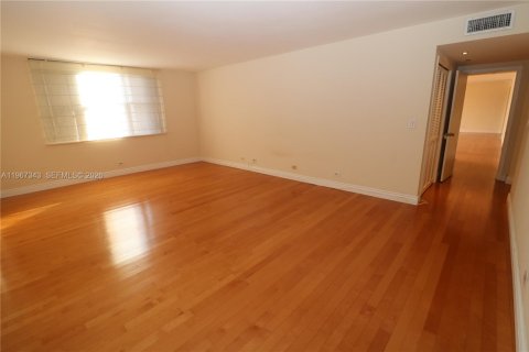 Condominio en venta en Miami, Florida, 2 dormitorios, 181.16 m2 № 2028738 - foto 11