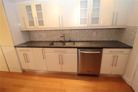 Condominio en venta en Miami, Florida, 2 dormitorios, 181.16 m2 № 2028738 - foto 10