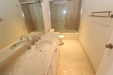 Condominio en venta en Miami, Florida, 2 dormitorios, 181.16 m2 № 2028738 - foto 15