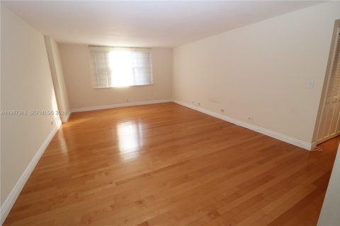 Condominio en venta en Miami, Florida, 2 dormitorios, 181.16 m2 № 2028738 - foto 12