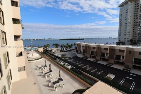 Condominio en venta en Miami, Florida, 2 dormitorios, 181.16 m2 № 2028738 - foto 26