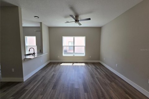 Appartement à louer à Spring Hill, Floride: 2 chambres, 95.69 m2 № 1774076 - photo 5