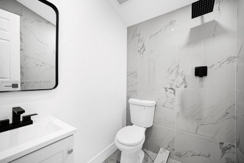 House in Miami Gardens, Florida 4 bedrooms, 102.75 sq.m. № 1781745 - photo 8