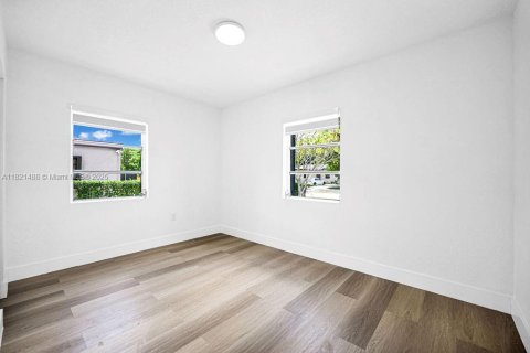 House in Miami Gardens, Florida 4 bedrooms, 102.75 sq.m. № 1781745 - photo 12