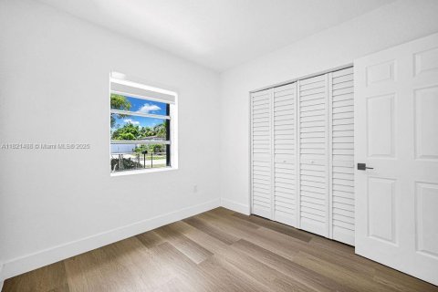 House in Miami Gardens, Florida 4 bedrooms, 102.75 sq.m. № 1781745 - photo 18