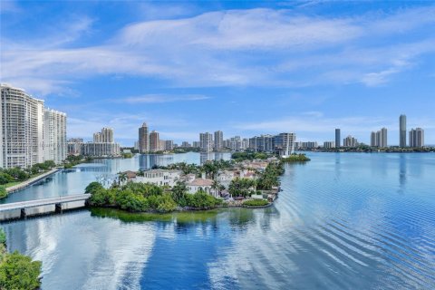 Купить кондоминиум в Авентура, Флорида 2 спальни, 200.11м2, № 1951647 - фото 2