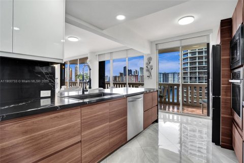 Купить кондоминиум в Авентура, Флорида 2 спальни, 200.11м2, № 1951647 - фото 27