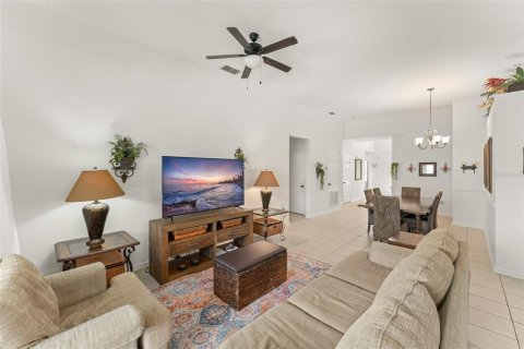Casa en venta en Kissimmee, Florida, 5 dormitorios, 213.4 m2 № 1841583 - foto 26