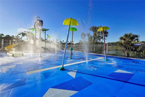 Casa en venta en Kissimmee, Florida, 5 dormitorios, 213.4 m2 № 1841583 - foto 19