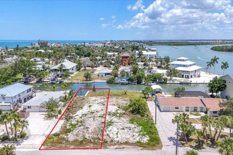 House in Englewood, Florida 3 bedrooms, 247.77 sq.m. № 2220011 - photo 14