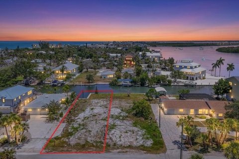 House in Englewood, Florida 3 bedrooms, 247.77 sq.m. № 2220011 - photo 24