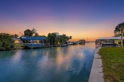 House in Englewood, Florida 3 bedrooms, 247.77 sq.m. № 2220011 - photo 5