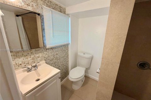 Villa ou maison à louer à Miami, Floride: 1 chambre, 65.03 m2 № 1996849 - photo 8