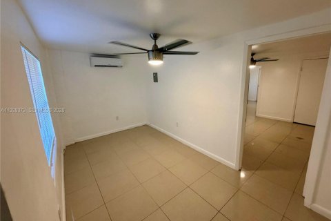 Villa ou maison à louer à Miami, Floride: 1 chambre, 65.03 m2 № 1996849 - photo 2